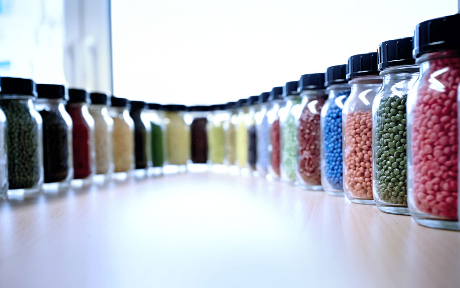 چرا انتخاب مستربچ نامناسب می‌تواند کل خط تولید را نابود کند؟